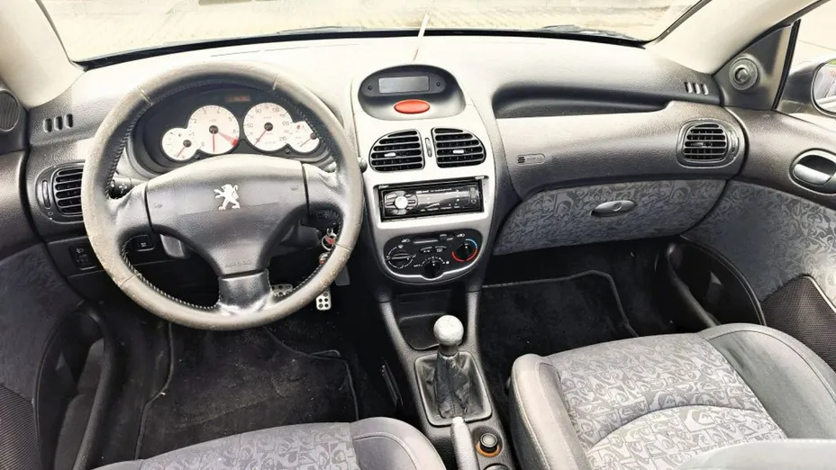 PEUGEOT 206 -