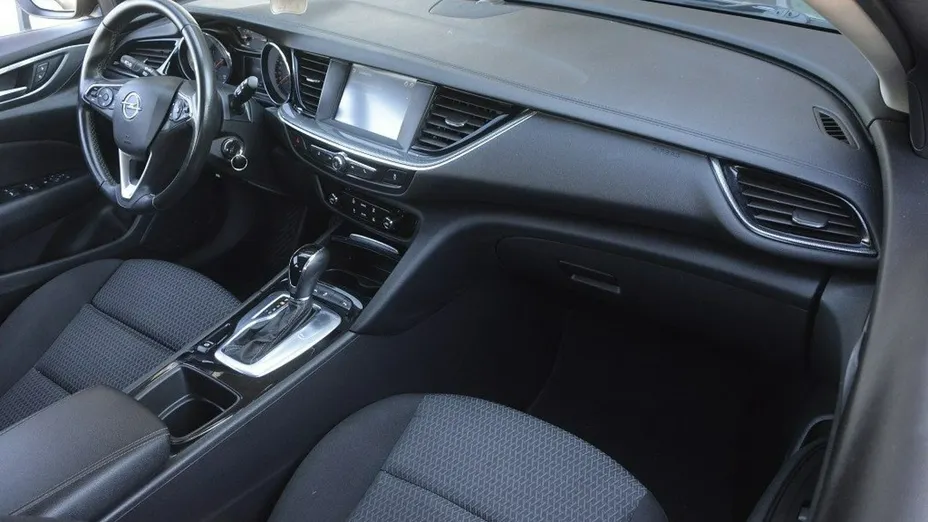 OPEL Insignia -