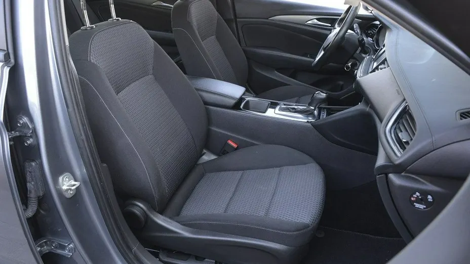 OPEL Insignia -