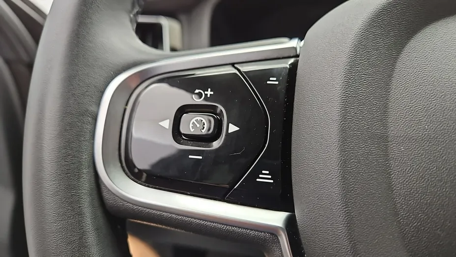 VOLVO XC60 -