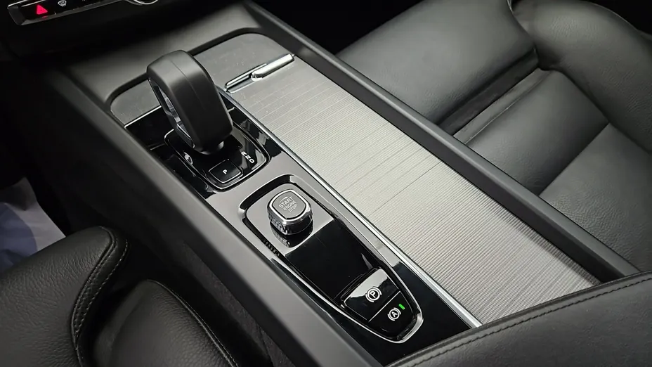 VOLVO XC60 -