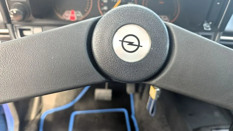 OPEL Manta -