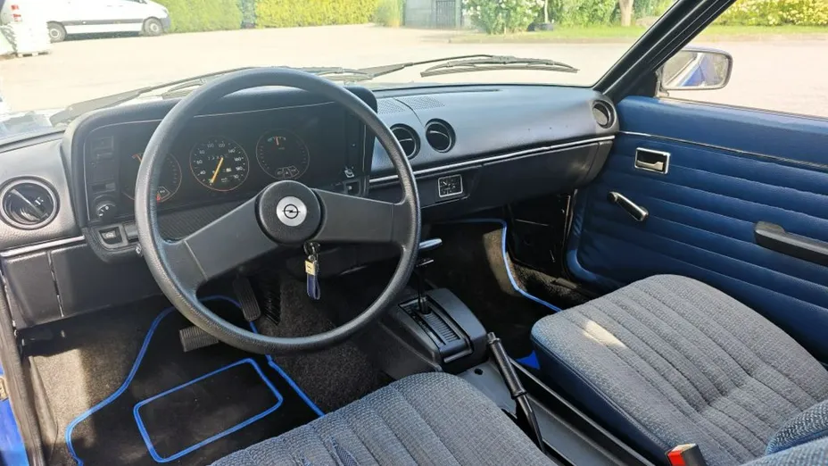 OPEL Manta -