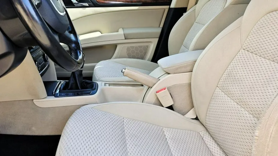 SKODA Superb -