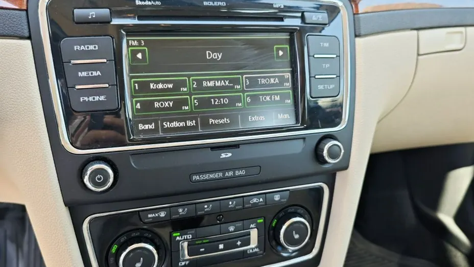 SKODA Superb -