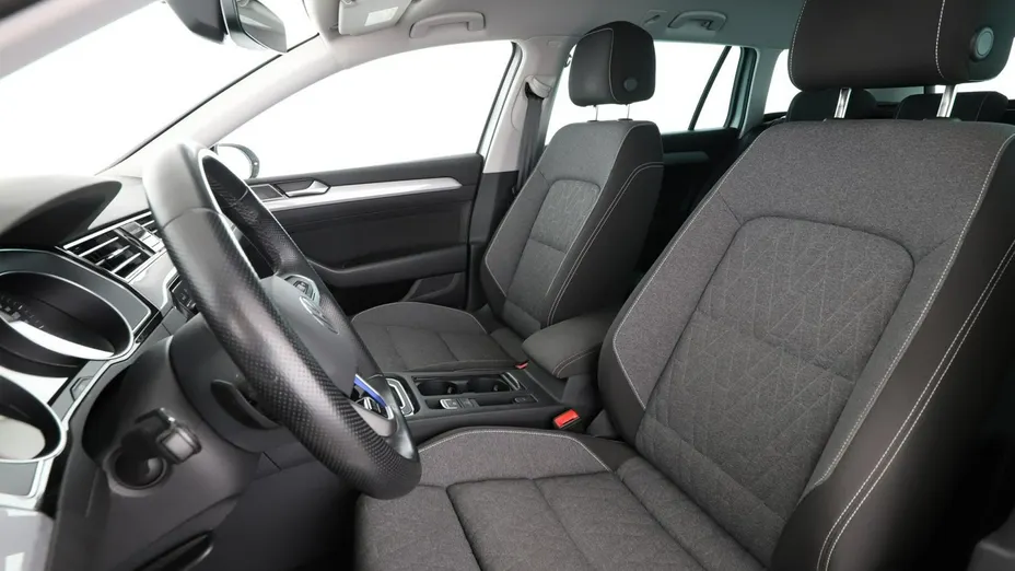 VOLKSWAGEN Passat -