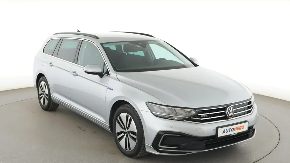 VOLKSWAGEN Passat -