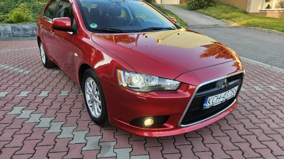 MITSUBISHI Lancer -