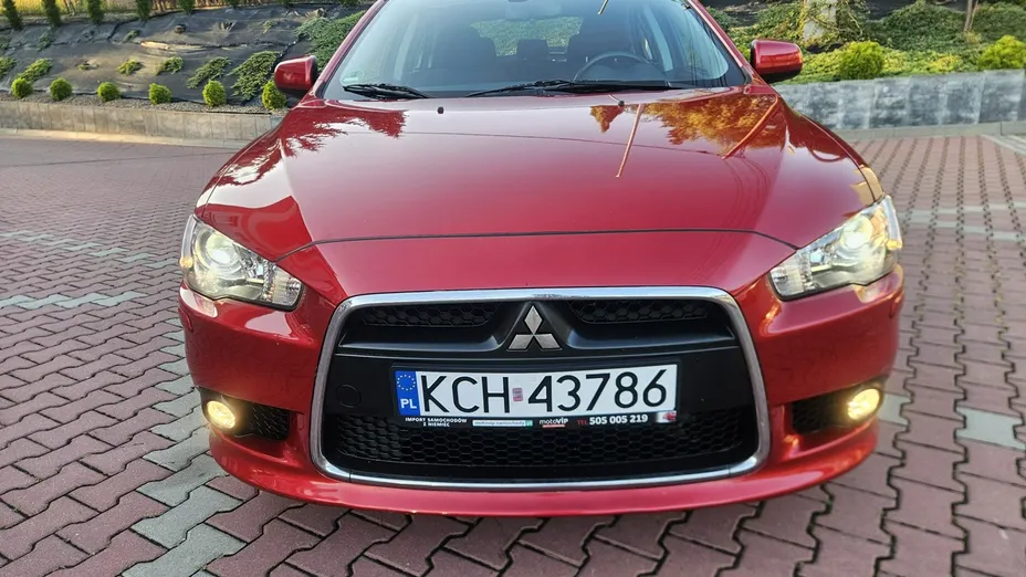 MITSUBISHI Lancer -
