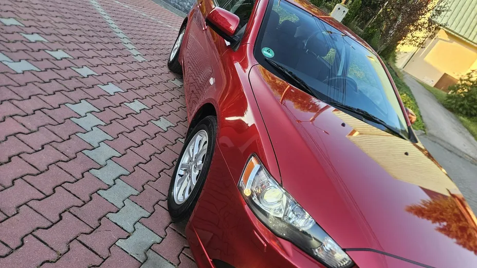 MITSUBISHI Lancer -