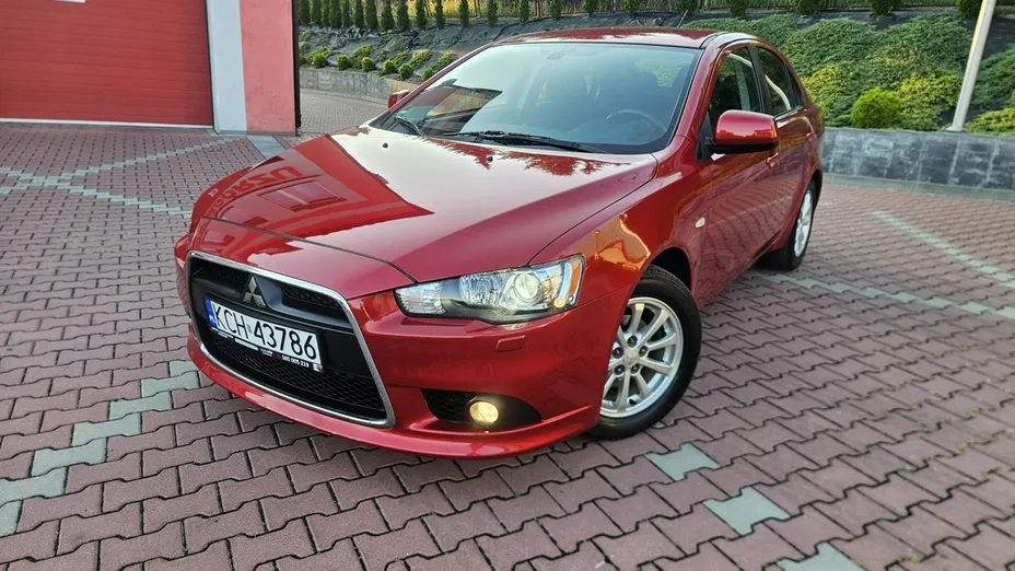 MITSUBISHI Lancer -