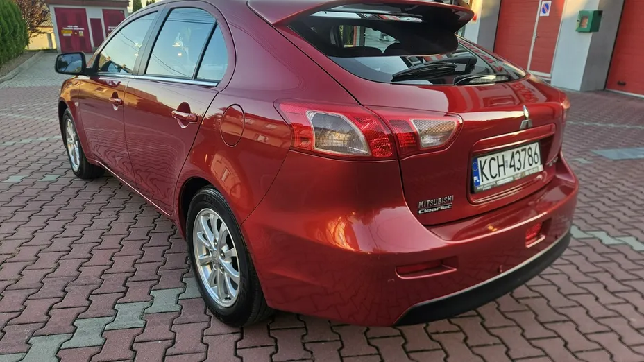 MITSUBISHI Lancer -