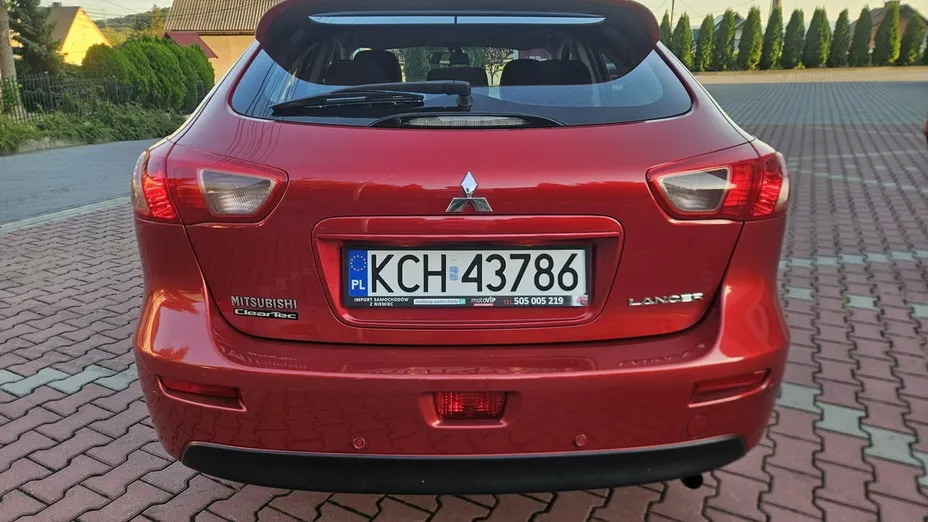 MITSUBISHI Lancer -