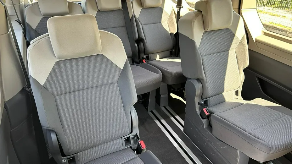 VOLKSWAGEN Multivan -
