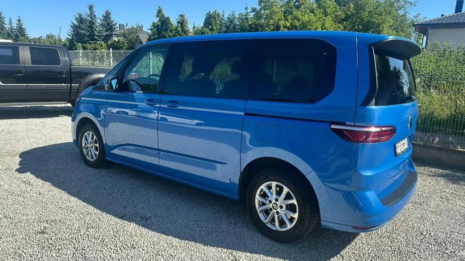 VOLKSWAGEN Multivan -