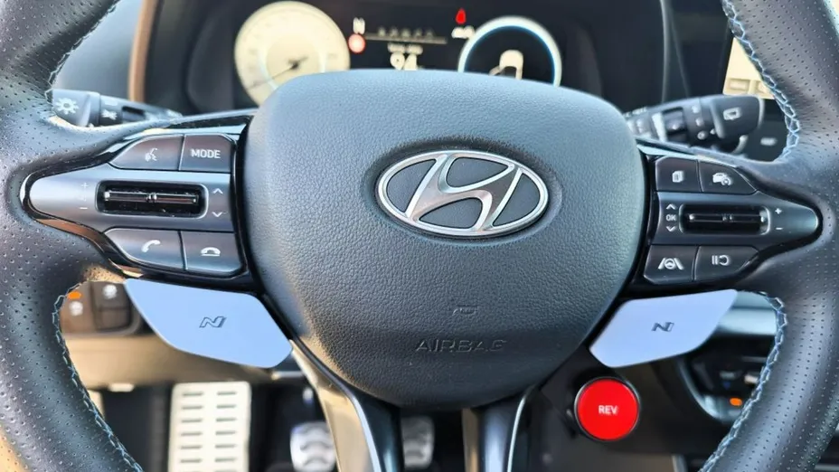 HYUNDAI i20 -