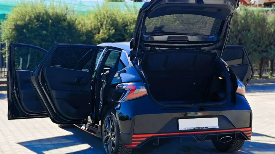 HYUNDAI i20 -