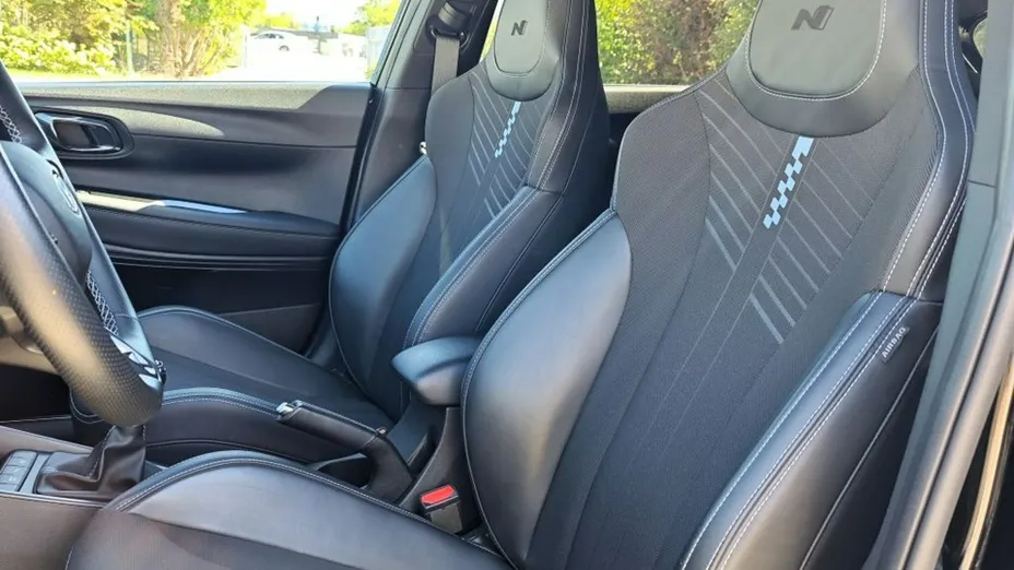 HYUNDAI i20 -