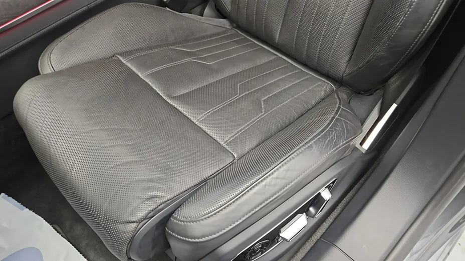 AUDI A8 -