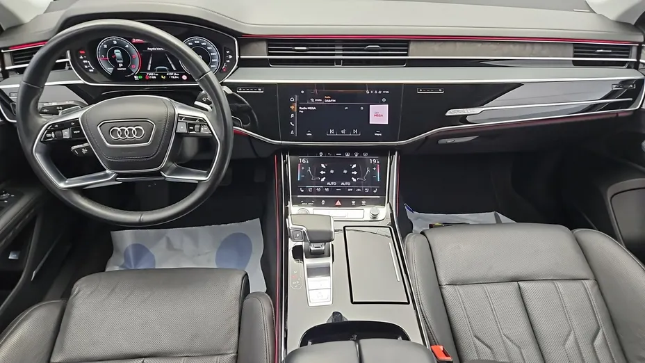 AUDI A8 -