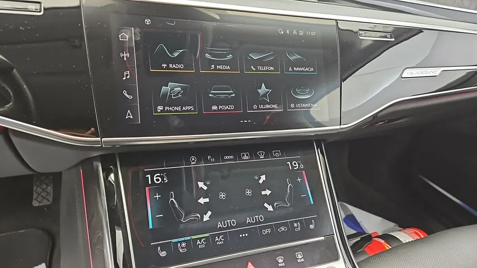 AUDI A8 -