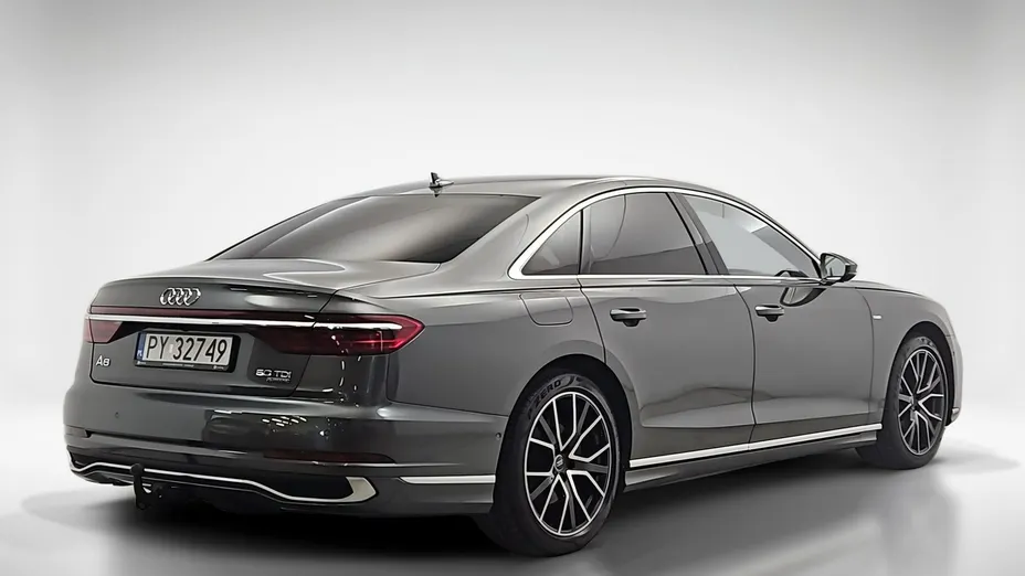 AUDI A8 -