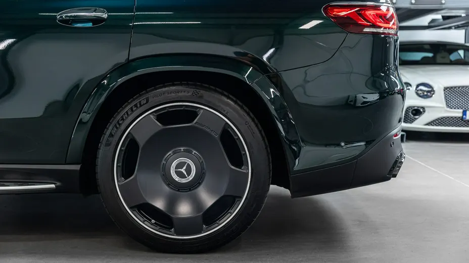 MERCEDES-BENZ GLS -