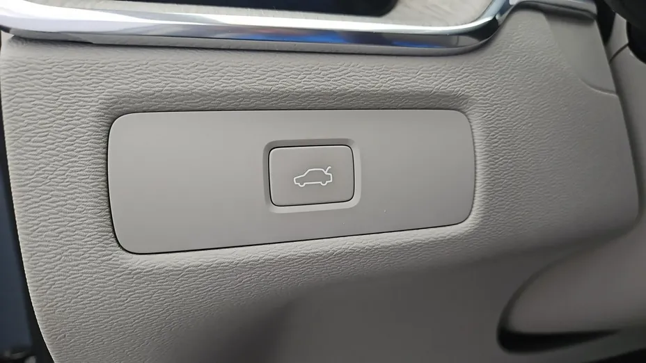VOLVO XC60 -