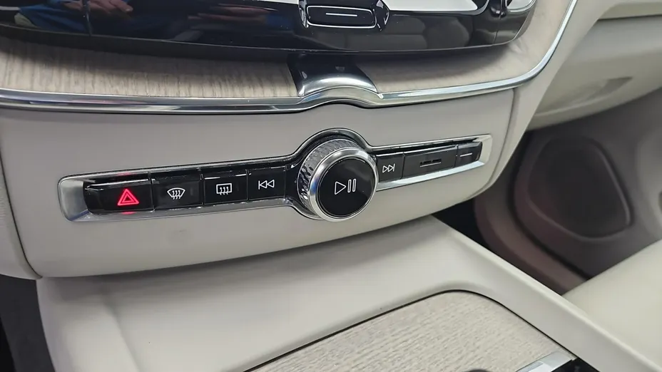 VOLVO XC60 -