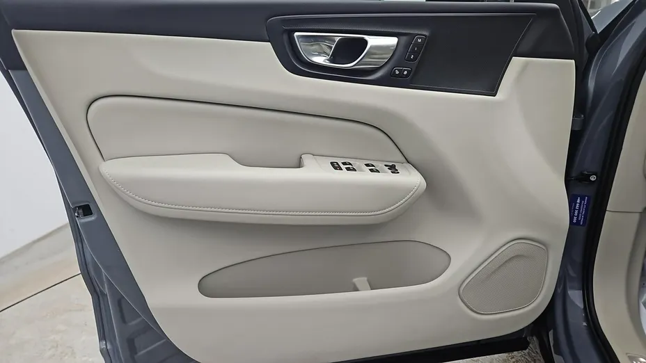 VOLVO XC60 -