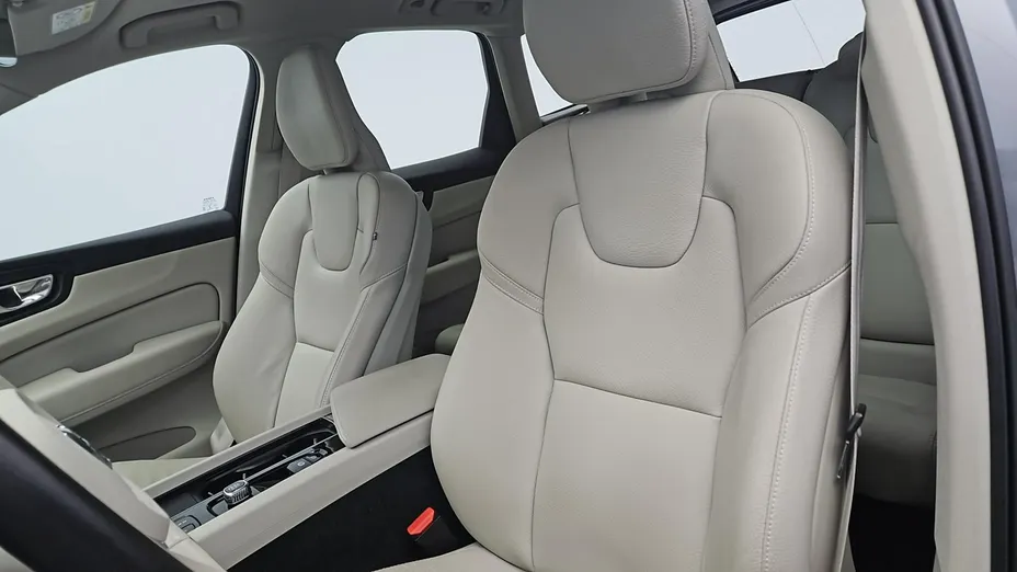VOLVO XC60 -