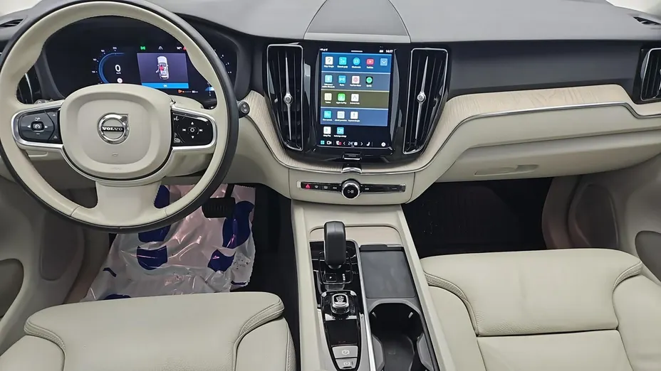VOLVO XC60 -