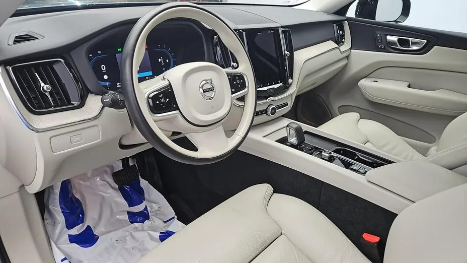 VOLVO XC60 -
