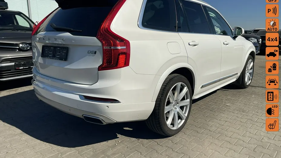 VOLVO XC90 -