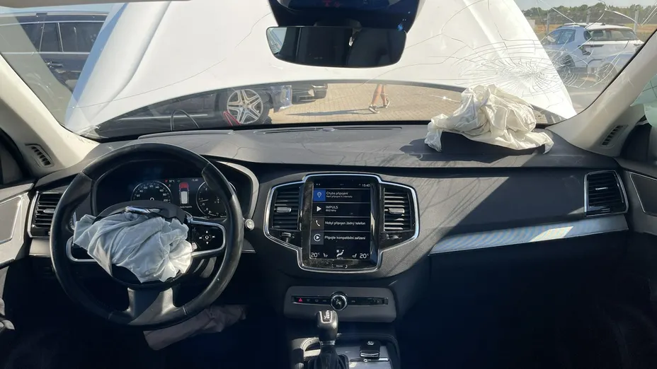 VOLVO XC90 -