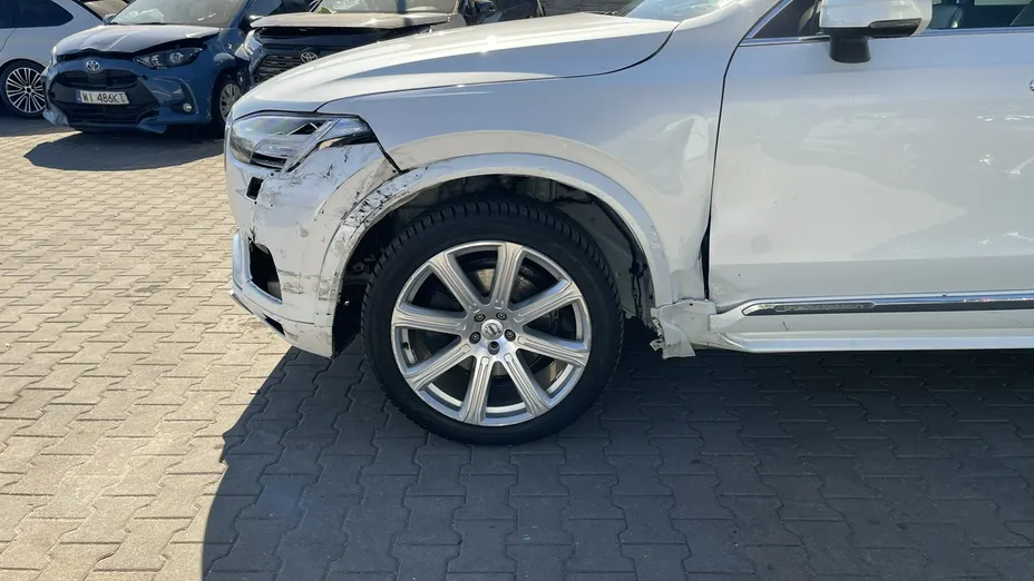 VOLVO XC90 -