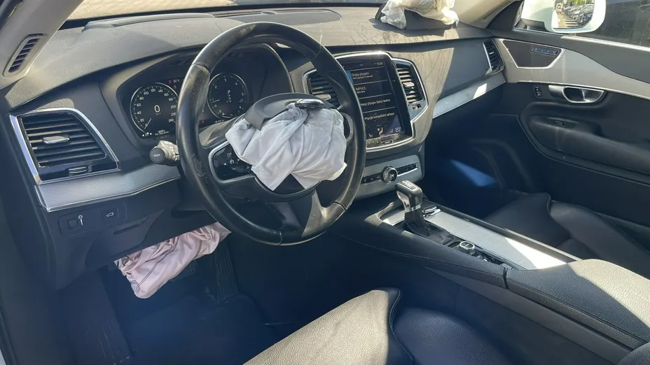 VOLVO XC90 -