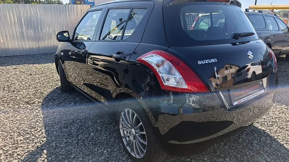 SUZUKI Swift -
