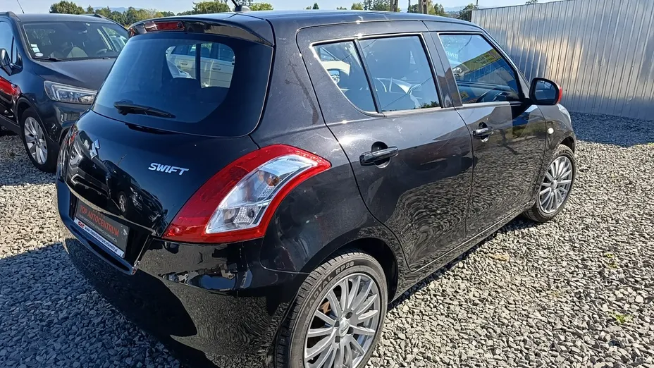 SUZUKI Swift -