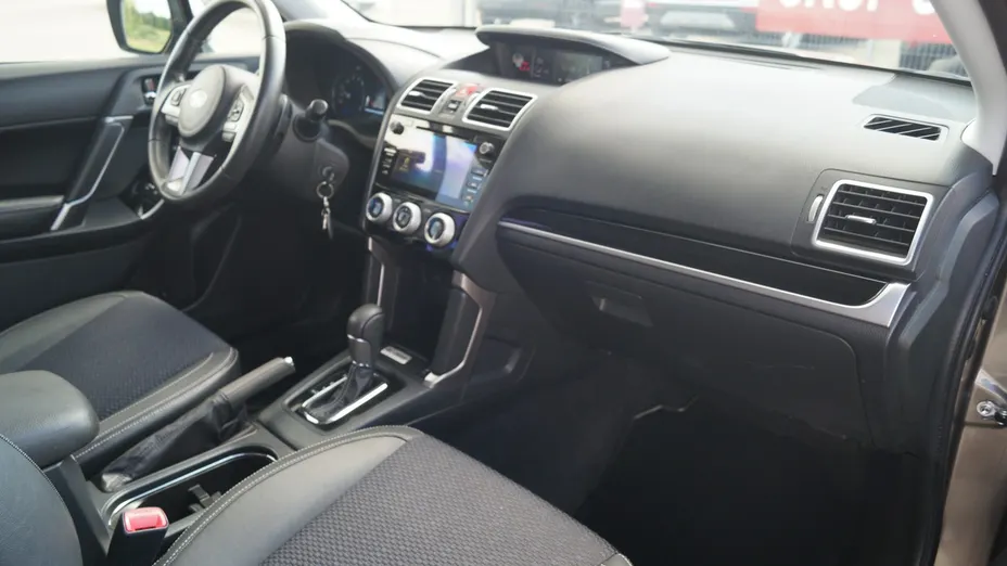 SUBARU Forester -