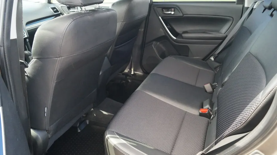 SUBARU Forester -