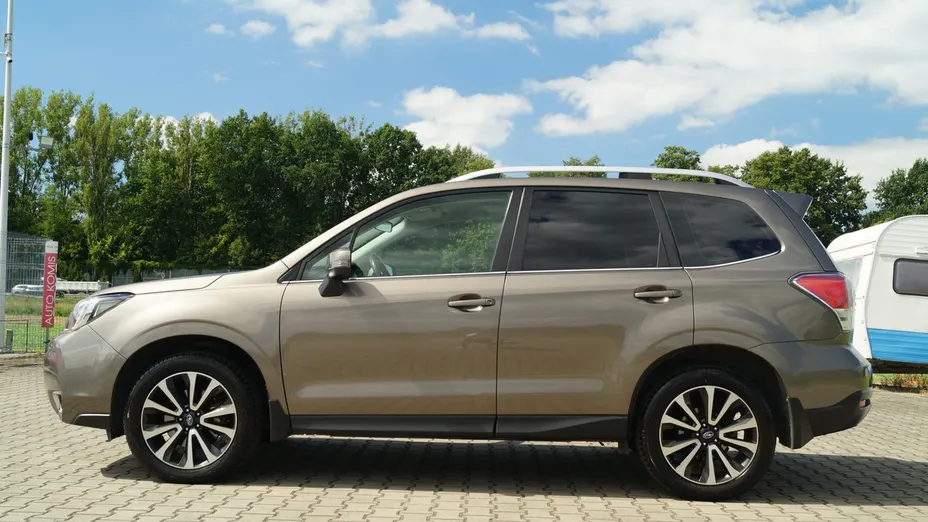 SUBARU Forester -