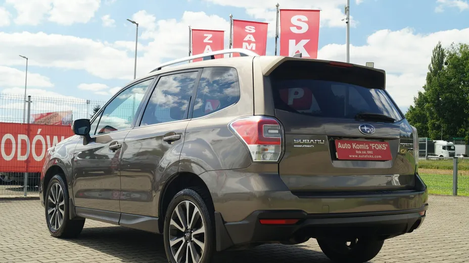 SUBARU Forester -