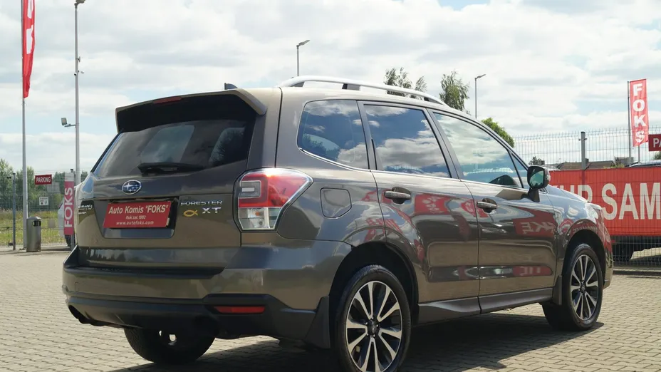 SUBARU Forester -