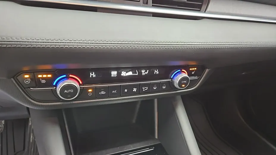 MAZDA 6 -