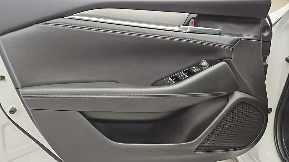 MAZDA 6 -