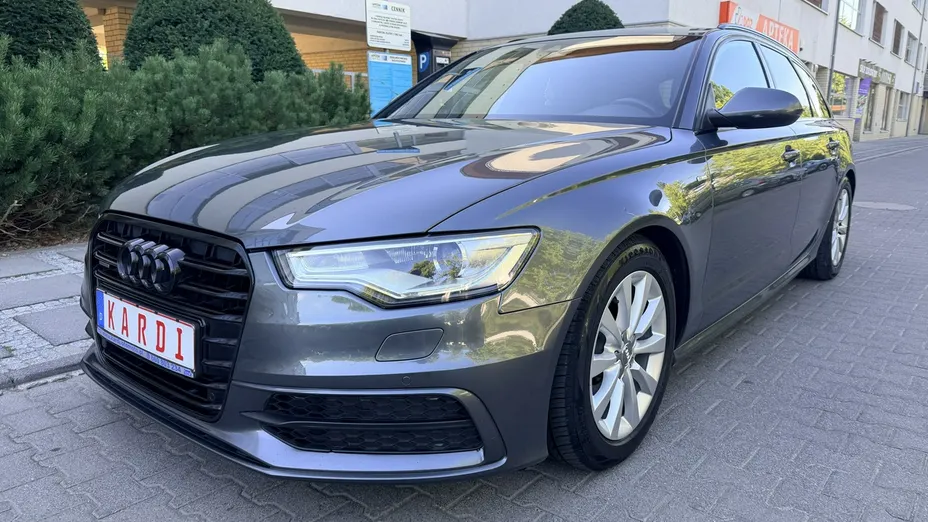 AUDI A6 -