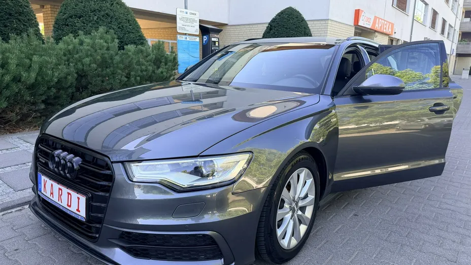 AUDI A6 -