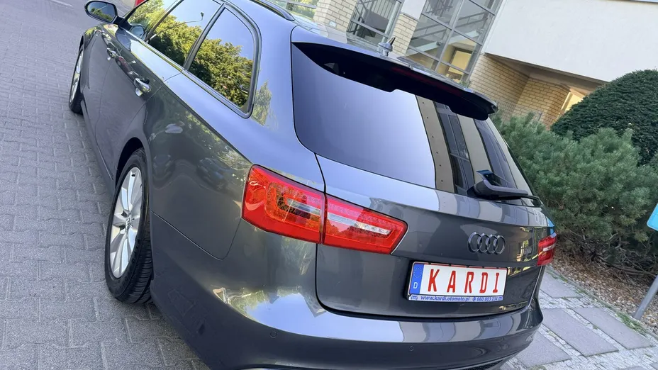 AUDI A6 -