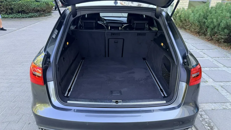 AUDI A6 -